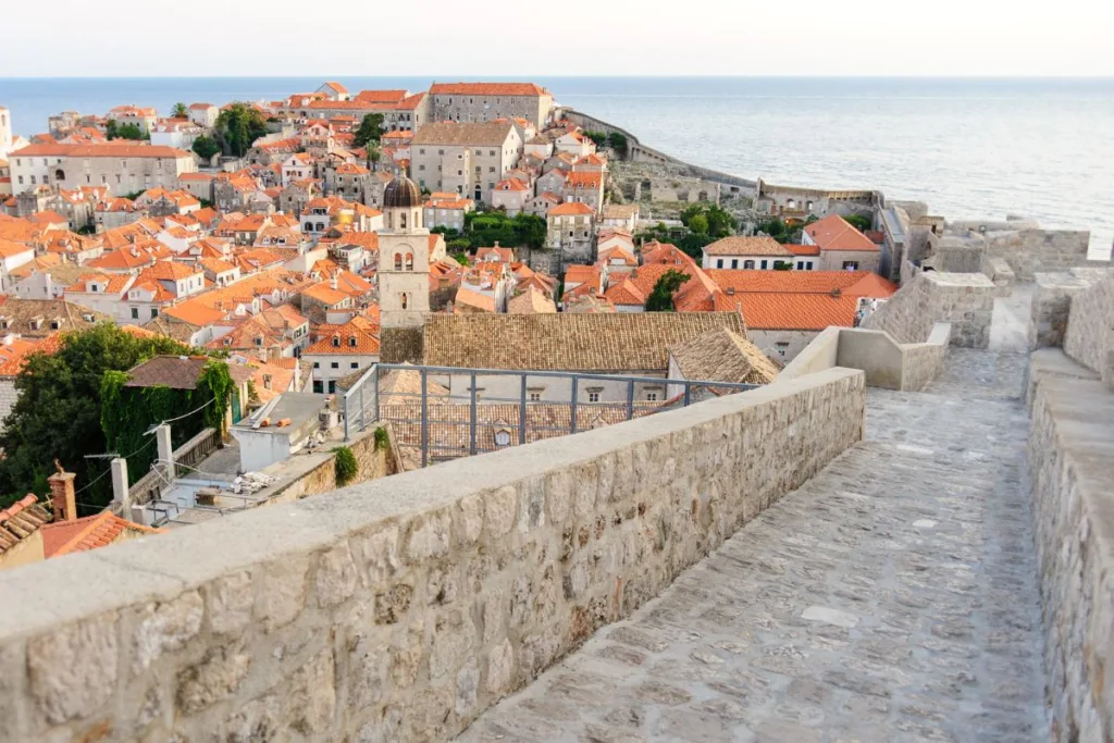 remparts de la ville fortifiée de Dubrovnik