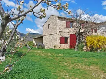 Huisje in Saint Saturnin d'Apt,Les Geais FR8033.105.1 N°49513