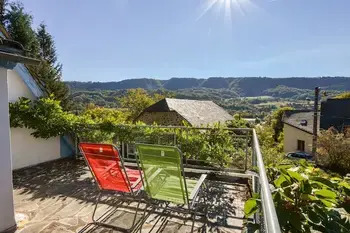 Huisje in Vic Sur Cère,Maison près des volcans d'Auvergne FR-15800-04 N°94667