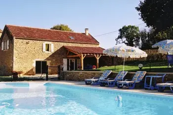 Casa a Besse,Maison de vacances Besse les Vitarelles 4 pers FR-24550-63 N°526190