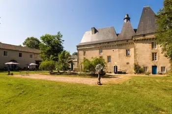 Gite in Chalais,Le Grand Gite du Chateau FR-24800-10 N°462078