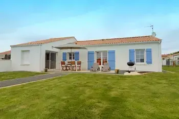 House in Avrillé,Maison vacances chaleureuse proche de la plage FR-85440-24 N°518314