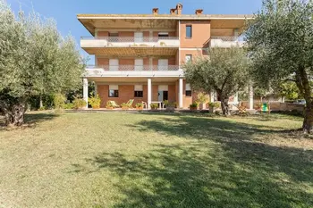 Appartamento a Tuoro sul Trasimeno,Casa Tommaso - Quadri P T - 8 pax IT-06069-48 N°875315