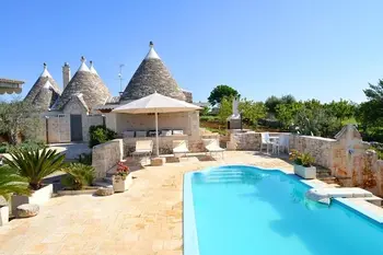 Brindisi, Apartment in Cisternino, holiday home Cisternino-Trullo Ulivo Antico IAP021086-F N°822982