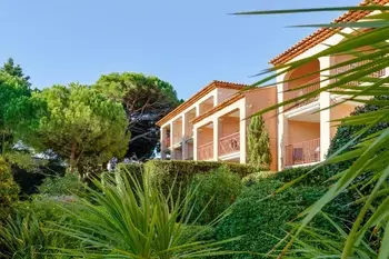 Apartamento en Hyères,Residence La Pinède, Hyères-A5 Standard - Apt. 5 p. - 1 bedroom CAZ01206-CYB N°878554