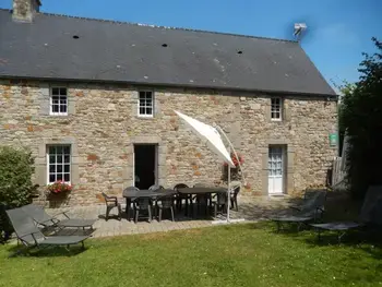 Cottage in Saint Christophe du Foc,Maison historique avec jardin, 4 chambres - Cotentin, proche Cherbourg FR-1-362-457 N°830068