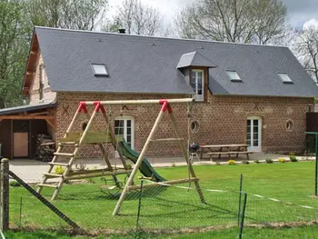 Casa rural en Saint Vaast Dieppedalle,Gîte spacieux avec jardin clos, cheminée et proche mer, idéal pour familles, animaux acceptés FR-1-441-132 N°830076