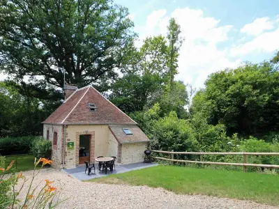 Gite à Marchainville,Gîte de Charme Ancien Moulin avec Étang, Terrasse, et Activités au Cœur de Longny au Perche FR-1-497-84 N°830100