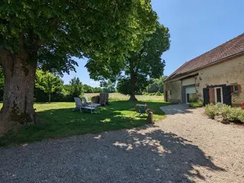 Gîte in Pouligny Notre Dame,Grande ferme rénovée avec jardin et loisirs à proximité FR-1-591-155 N°830202