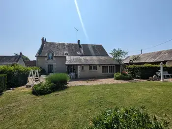 Gite in Preaux,Maison de Bourg avec Grand Jardin, Salle de Jeux et Confort Moderne – Près des Châteaux de la Loire FR-1-591-161 N°830205