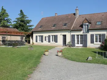 Gîte in Sarzay,Gîte spacieux en pleine nature avec grand jardin, activités extérieures, proche sites historiques et commerces FR-1-591-185 N°830211