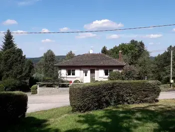 Cottage in Anould,Pavillon au calme avec cheminée près de Gérardmer, Wi-Fi, terrasses et garage FR-1-589-75 N°830330