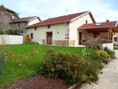 Gite à Harsault,Gîte spacieux avec terrasse, confort moderne dans un cadre verdoyant et propice aux balades. FR-1-589-79 N°830333