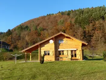 Gîte in Vagney,Chalet chaleureux avec terrasse, proche forêt et sentier, à 15 km des stations de ski de Gérardmer FR-1-589-247 N°830416