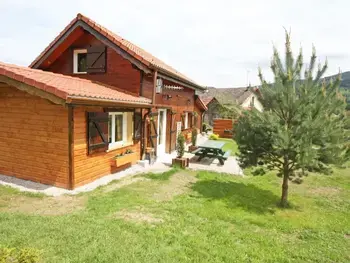 Gîte in Vagney,Chalet en bois avec jardin, proche ski et randonnée, équipé pour 8 pers. à Vagney, Vosges FR-1-589-283 N°830426