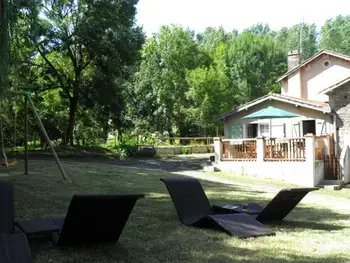 Cottage in Foussais Payré,Gîte de caractère avec étang privé, jardin clos et cheminée, parfait pour les familles FR-1-426-121 N°830494