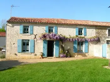 Gîte in Benet,Maison de charme avec WiFi au cœur du Marais Poitevin, jardin clos, barque et vélos, 4 chambres FR-1-426-146 N°830501