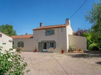 Gîte in Froidfond,Maison de ferme rénovée avec cheminée, terrasse et jardin clos - à 800m du bourg de Froidfond FR-1-426-149 N°830502