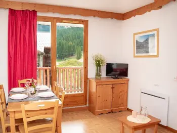 Wohnung in Puy Saint Vincent,Bel Appartement 3 Pièces avec Balcon, Local Ski et Parking FR-1-504-613 N°880016