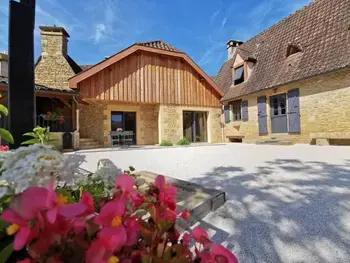 Casa rural en Coly Saint Amand,Maison Périgourdine avec Piscine Privée, Wifi et Jardin Clos FR-1-616-85 N°839381