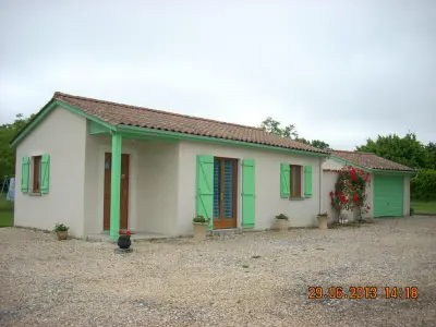 Gite à Saint Méard de Drône,Maison charmante avec terrasse, jardin clos et animaux acceptés FR-1-616-90 N°839382