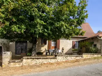 Cottage in Cubjac Auvézère Val d'Ans,Cozy maison de campagne avec jardin privé, proche Périgueux, pêche et randonnées FR-1-616-91 N°839383