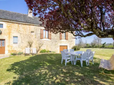 Gîte in Nadaillac,Gîte idyllique avec cheminée, jardin et équipements bébé près des sites historiques du Périgord Noir FR-1-616-114 N°838538