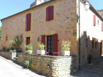 Appartement à Biron,Studio charmant avec terrasse au pied du Château de Biron, proche Monpazier et sites touristiques FR-1-616-122 N°880033