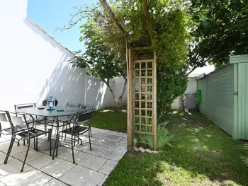 Casa a Saint Clément des Baleines,Maison de village pour 6 pers avec jardin, près Phare des Baleines et plage Conche! FR-1-258-128 N°830676