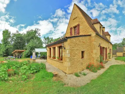 Gite à Proissans,Maison Périgourdine restaurée avec jardin, proche Sarlat, étang de pêche et vélos électriques fournis FR-1-616-145 N°839404