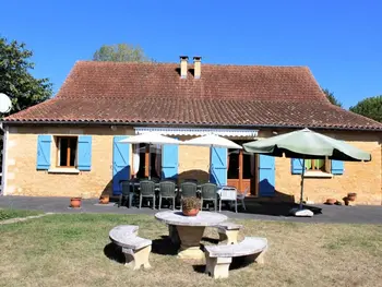 Cottage in Calviac en Périgord,Maison de campagne spacieuse près de Sarlat, idéale pour familles et amis, grand jardin et activités. FR-1-616-208 N°839421