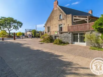 Casa rural en Bouchemaine,Gîte historique au bord de l'eau, Angers, 2 ch., tout confort, proche commodités et loisirs FR-1-622-15 N°830695