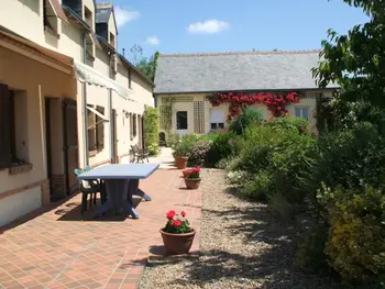 Cottage in Thoiré sur Dinan,Gîte spacieux avec billard, cheminée & terrasse, près de la forêt de Bercé, Wi-Fi & activités nature FR-1-410-337 N°830697