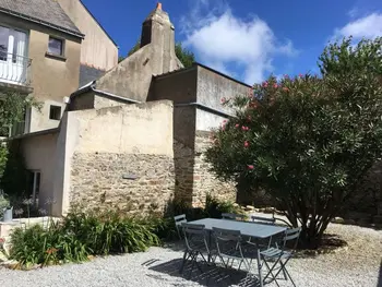 Casa en Le Palais,Maison de charme au cœur du Palais avec jardin, proche commerces et plage FR-1-418-77 N°830829