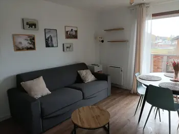 Apartment in La Joue du Loup,Appartement rénové 2 pièces 6 pers, parking, équipements complets FR-1-504-160 N°881071