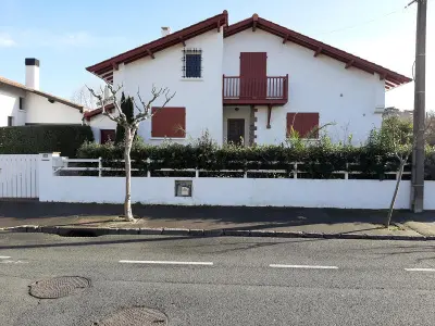 Maison à Hendaye,Maison 3* à Hendaye, proche plage et commerces, jardin privé, parfait pour familles et amis FR-1-239-492 N°830988