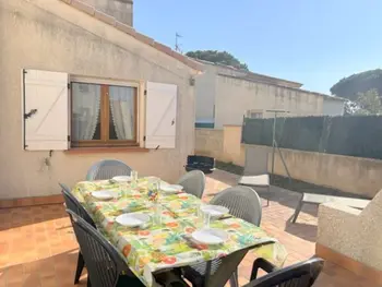 Huisje in Le Barcarès,Maison T4 proche plage, 6-8 pers, terrasse, BBQ, parking, animaux ok FR-1-529-51 N°831041