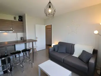 Wohnung in Annecy,Annecy - Appartement 2 pièces rénové, proche lac et centre-ville, avec parking FR-1-432-76 N°881843