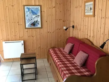 Chalet in La Joue du Loup,Chalet mitoyen 3 pièces, 7 pers., parking gratuit, animaux admis FR-1-504-592 N°831053