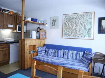 Apartamento en Auris,Appartement 2 pièces cabine, 6 couchages au pied des pistes - Auris en Oisans FR-1-297-38 N°882193