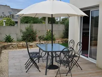 Casa en Pleumeur Bodou,Maison avec WIFI, jardin clos et terrasse, à 500m de la mer et du GR34, Île Grande FR-1-368-13 N°831201