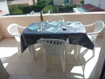 Appartement in Marseillan Plage,Appartement lumineux avec clim, terrasse et parking à Marseillan FR-1-387-35 N°882675