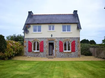 Huisje in Pleumeur Bodou,Maison bretonne rénovée à 300m de la plage avec jardin clos, WIFI, et équipements pour bébé FR-1-368-64 N°831302