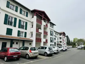 Apartment in Cambo les Bains,Charmant T2, centre Cambo, calme, Tt confort, terrasse, parking, proche commerces FR-1-495-5 N°883167