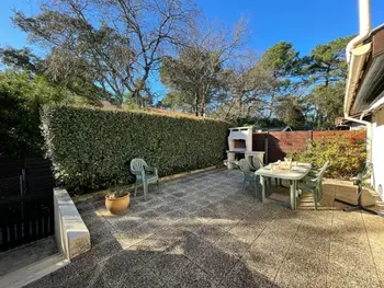 Villa en Capbreton,Villa patio proche plage avec piscine collective, cour aménagée et parking privé FR-1-413-139 N°831642