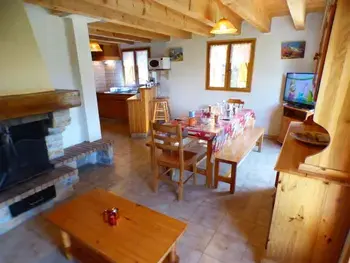 Chalet in Les Saisies,Chalet familial 4 pièces à Les Saisies, 8 pers, proche pistes, terrasse sud/ouest, en pleine nature FR-1-594-42 N°831779