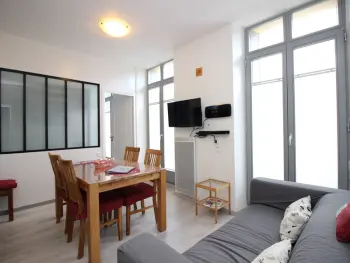 Appartamento a La Bourboule,Charmant T3 en centre-ville - 2 chambres - 42m² - Balconnets - Résidence avec ascenseur - 4 pers. FR-1-608-164 N°884798