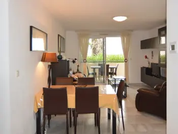 Appartamento a Mèze,Bel appartement climatisé à Mèze avec parking et accès à la plage FR-1-604-20 N°884883