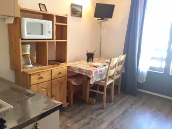 Appartamento a Risoul,Studio calme pour 4 pers. à Risoul, proche pistes, animaux admis, parking gratuit FR-1-330-512 N°885003