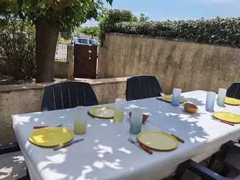 Huisje in Marseillan Plage,Maison spacieuse climatisée, 3 chambres, terrasse, cuisine neuve, accès direct à la mer, à Marseillan FR-1-326-719 N°831956